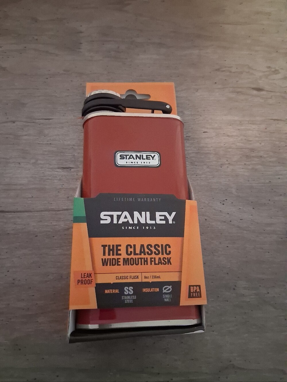 Rare STANLEY CLASSIC EASY FILL WIDE MOUTH FLASK 8 OZ Red
